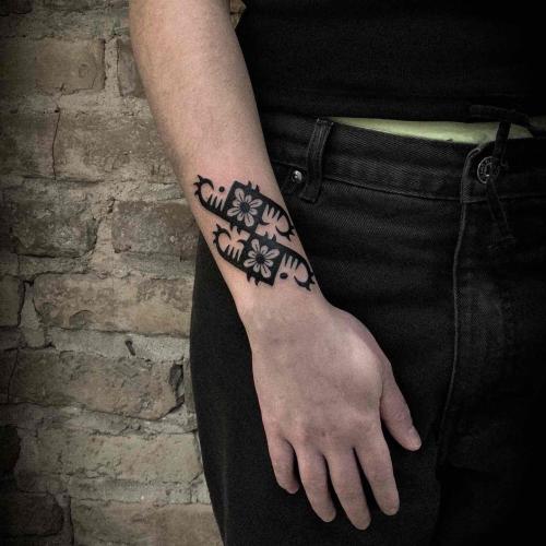 83F2D7A7-0BAA-43D6-B633-67C8B6D68963_39_IMGCentury